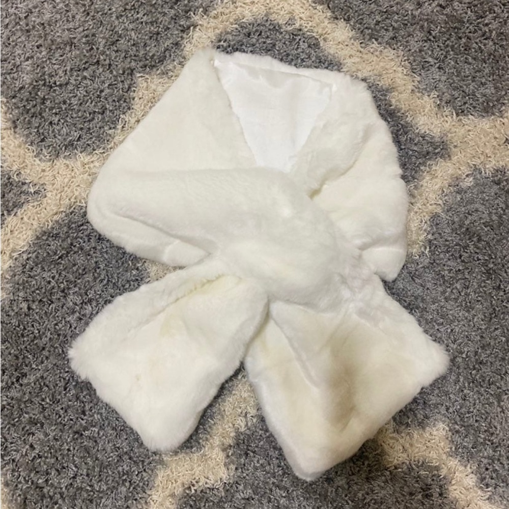 Elegant White Faux Fur wrap